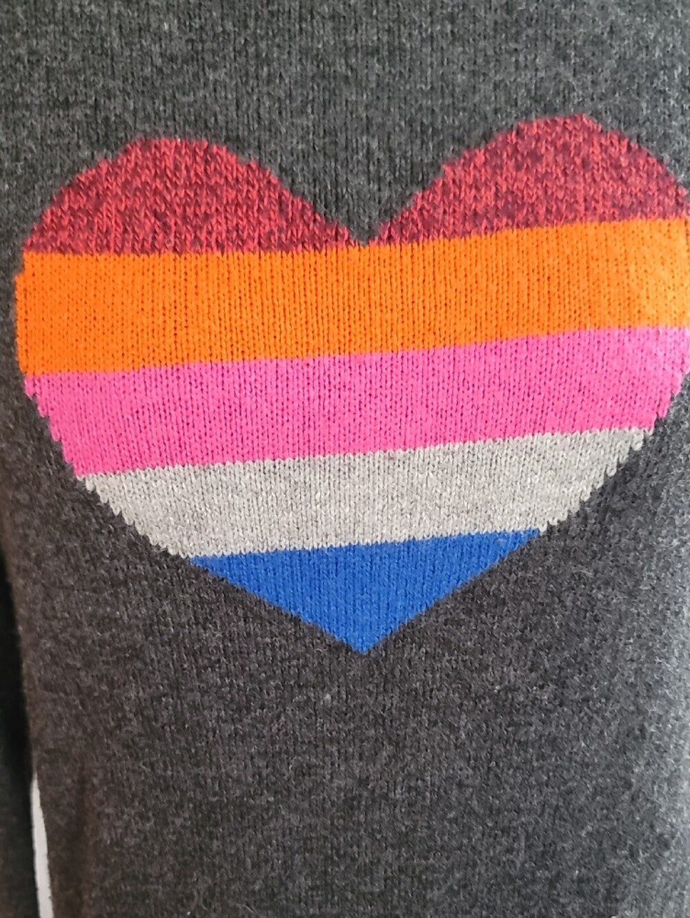 GAP Charcoal Crewneck Sweater with Multicolor Heart Stripes size small - Picture 4 of 9